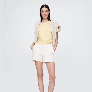 Gap Classic White Khaki Women's Shorts